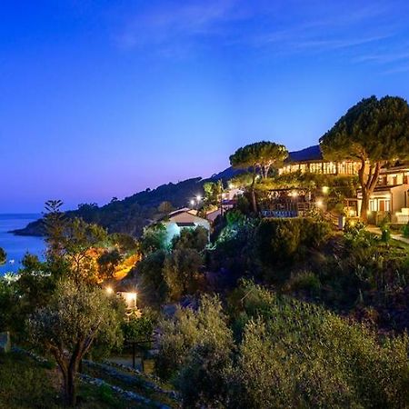 Hotel Baia Imperiale Spiaggia di Cavoli Zewnętrze zdjęcie