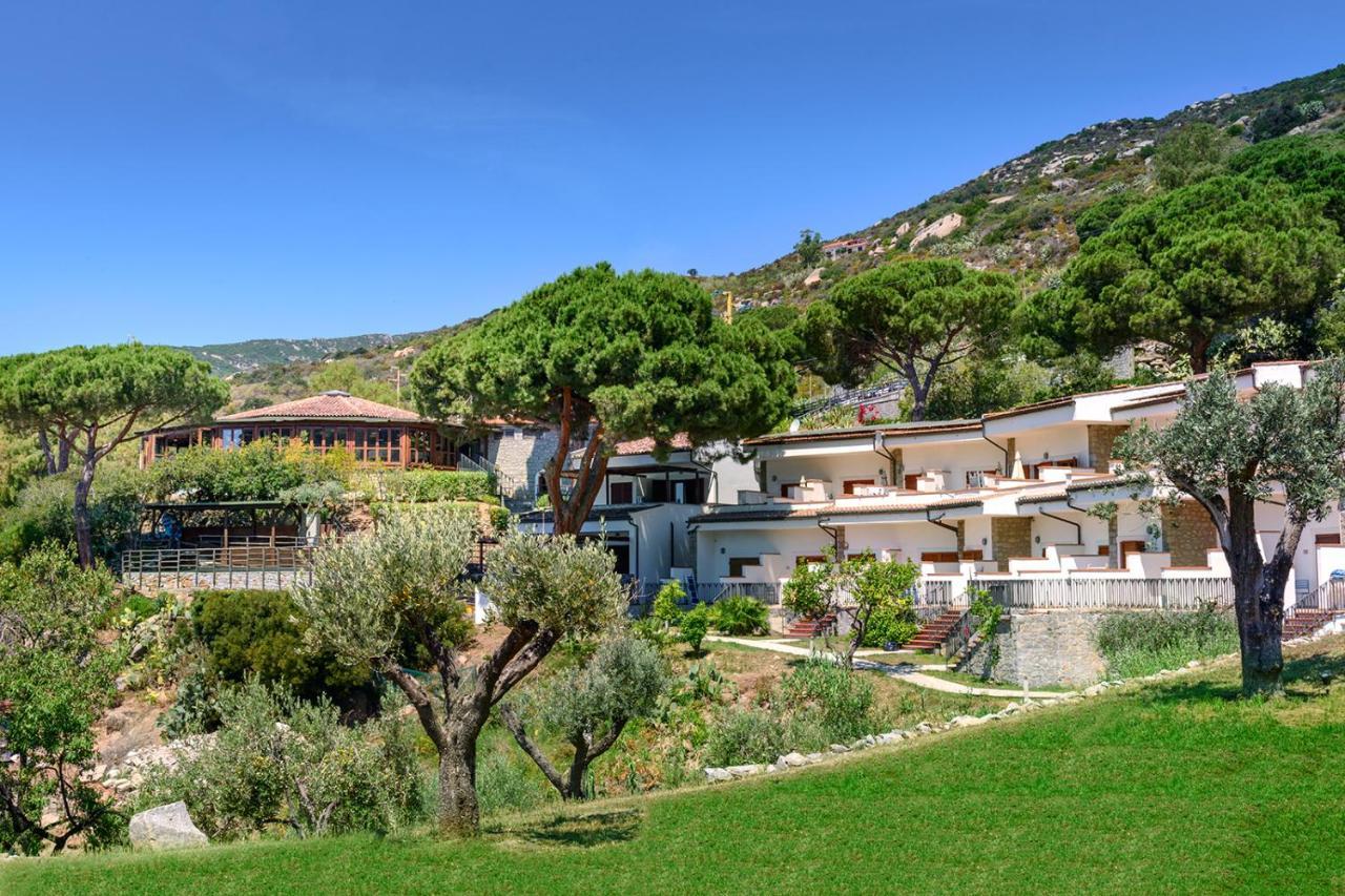 Hotel Baia Imperiale Spiaggia di Cavoli Zewnętrze zdjęcie