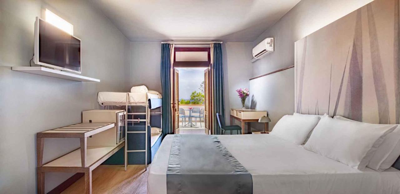 Hotel Baia Imperiale Spiaggia di Cavoli Zewnętrze zdjęcie