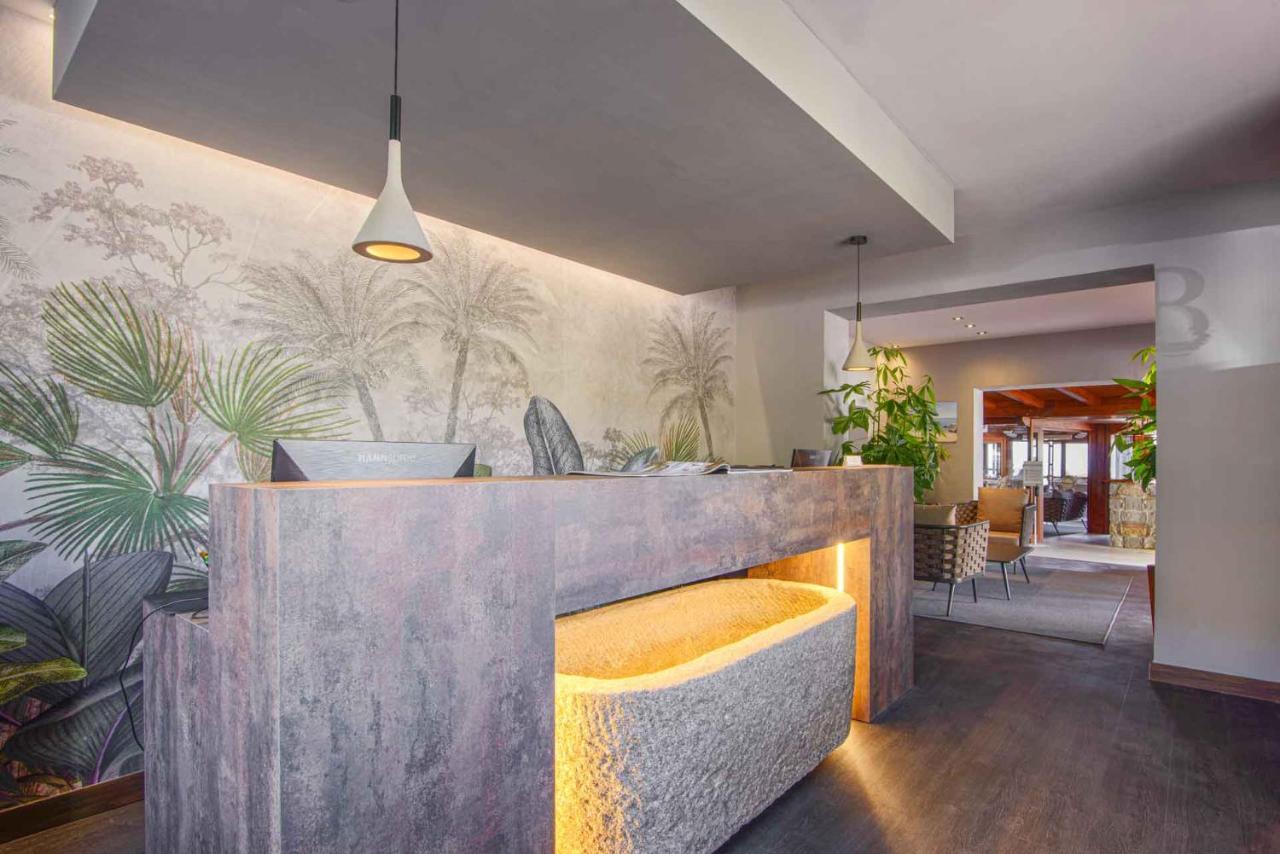 Hotel Baia Imperiale Spiaggia di Cavoli Zewnętrze zdjęcie