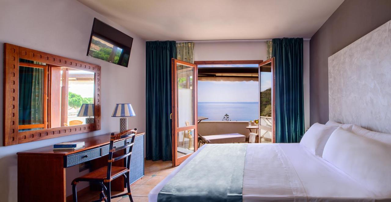Hotel Baia Imperiale Spiaggia di Cavoli Zewnętrze zdjęcie