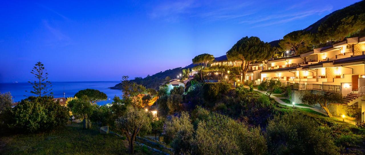 Hotel Baia Imperiale Spiaggia di Cavoli Zewnętrze zdjęcie