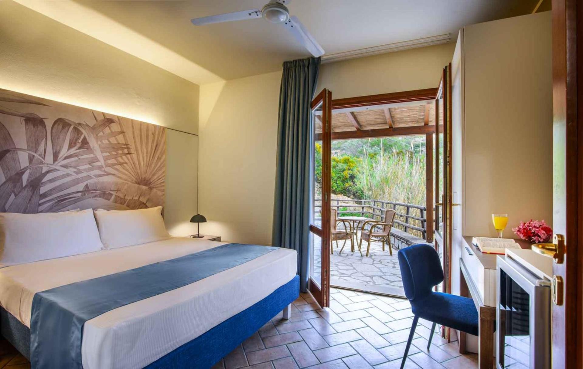 Hotel Baia Imperiale Spiaggia di Cavoli Zewnętrze zdjęcie