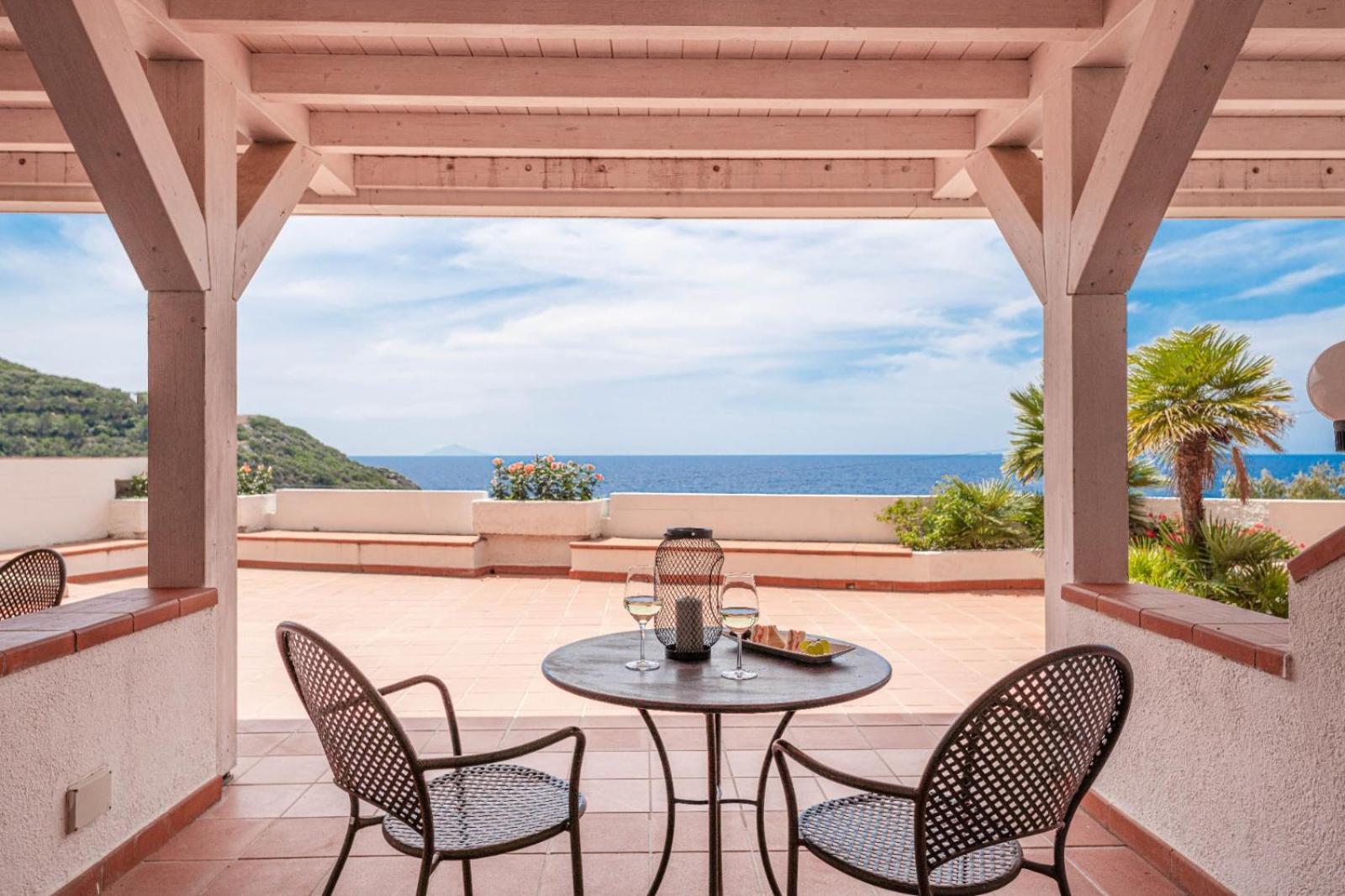 Hotel Baia Imperiale Spiaggia di Cavoli Zewnętrze zdjęcie