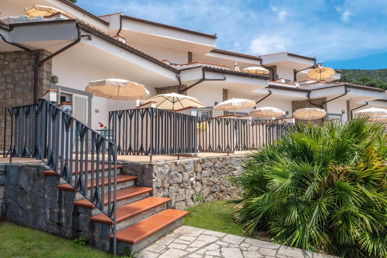 Hotel Baia Imperiale Spiaggia di Cavoli Zewnętrze zdjęcie