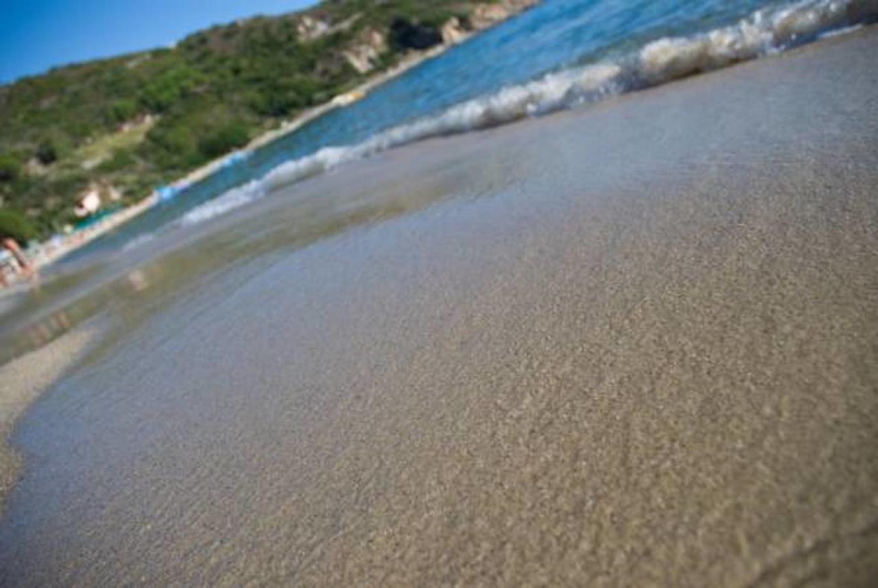 Hotel Baia Imperiale Spiaggia di Cavoli Zewnętrze zdjęcie