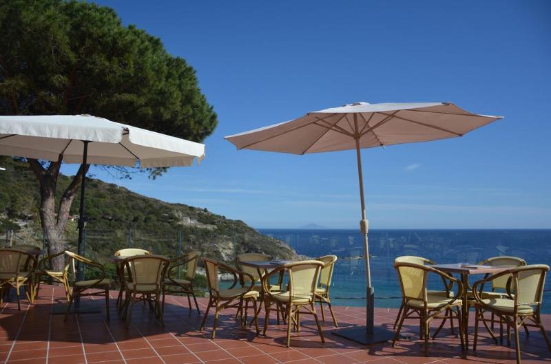 Hotel Baia Imperiale Spiaggia di Cavoli Zewnętrze zdjęcie